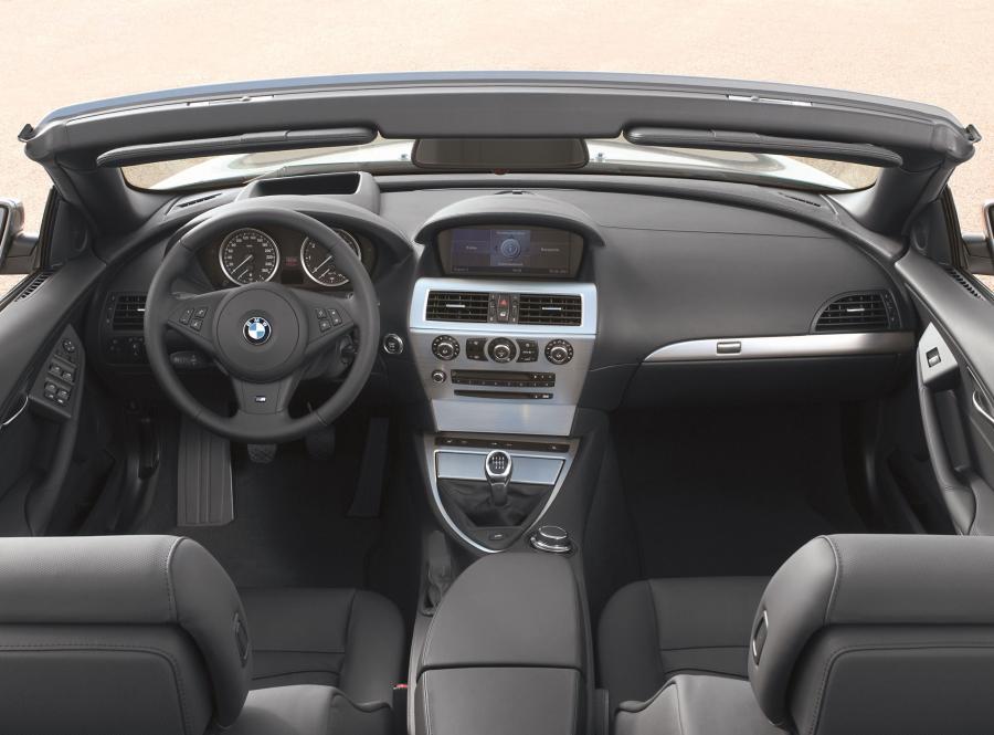 Торпедо BMW 650i Convertible (E64) 2008 года  (фото 6 из 27)